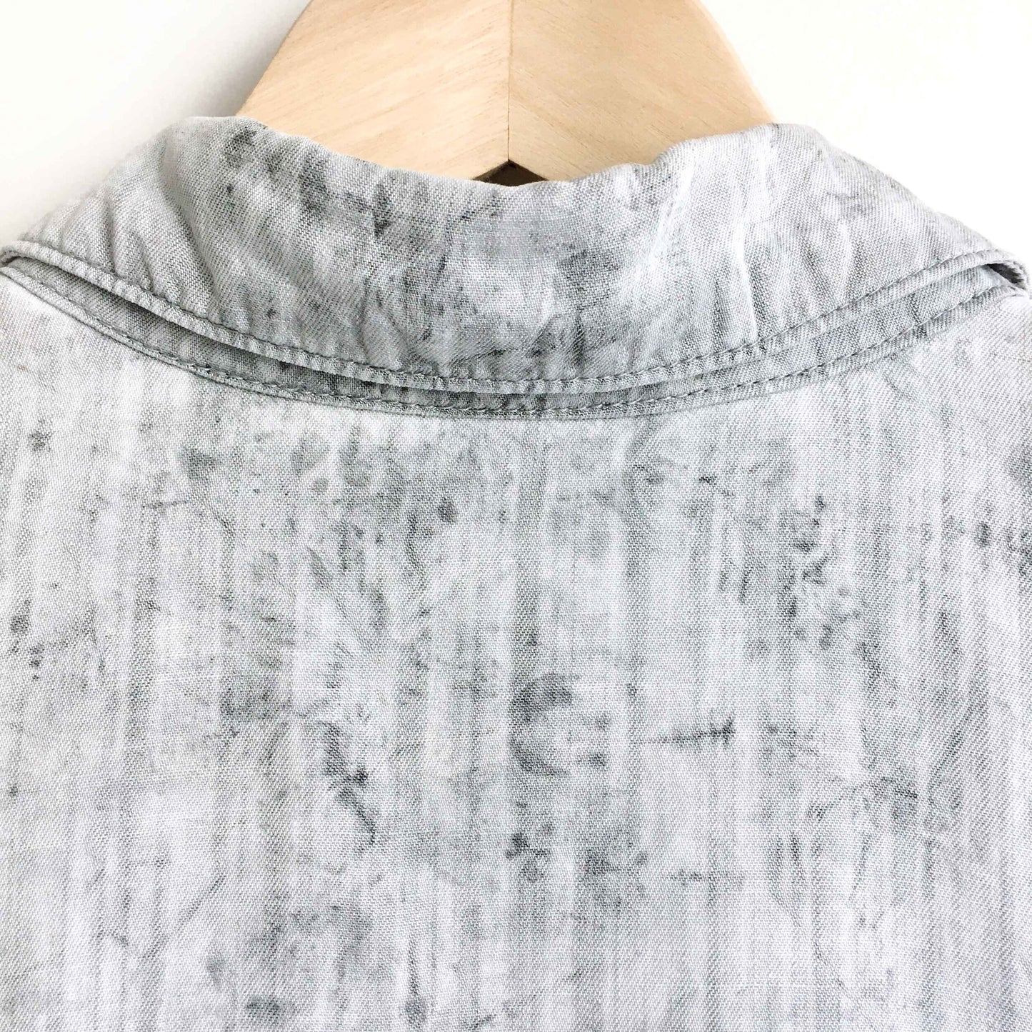 Bella Dahl grey tie dye wash button down - size Medium