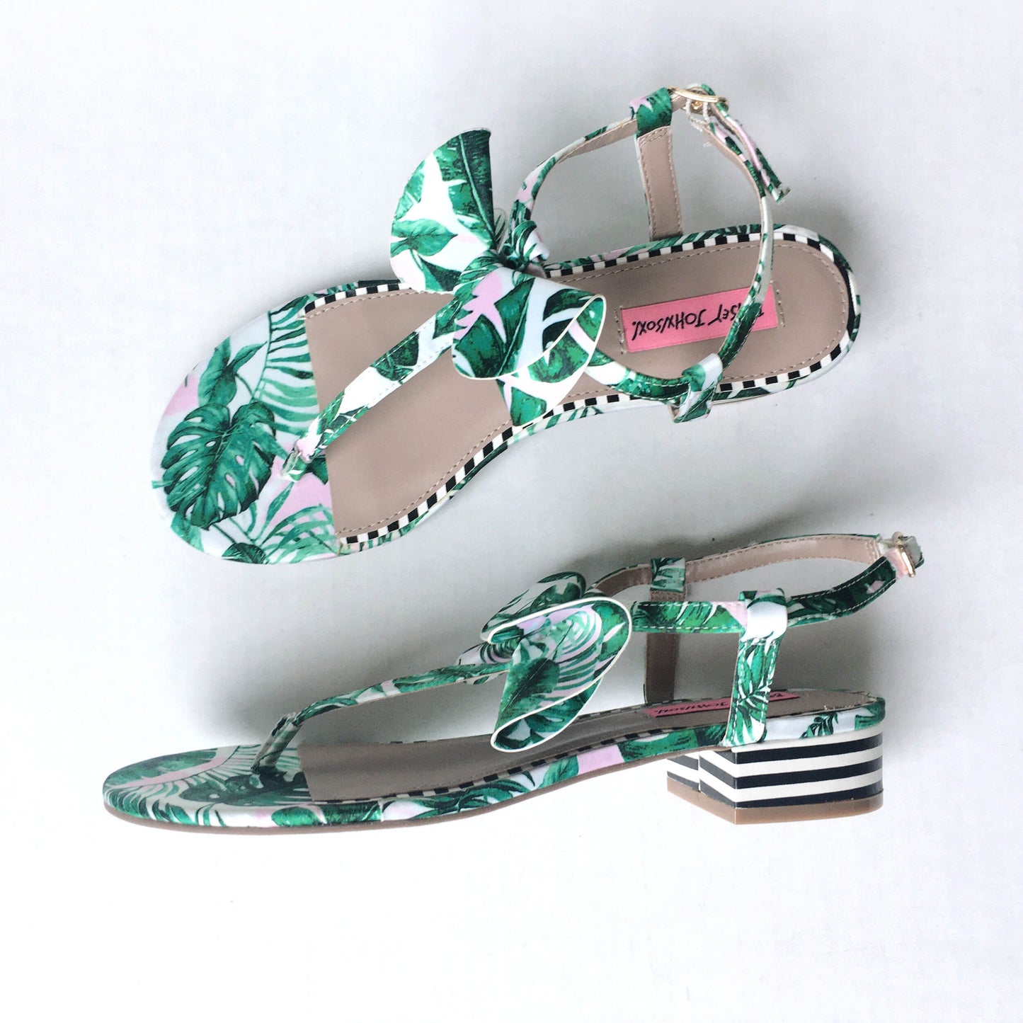 Betsey Johnson tropical Austen sandal - size 9.5