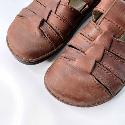 birkenstock leather fisherman sandals - size 37