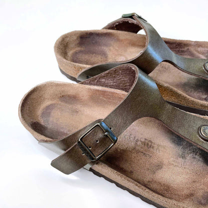 birkenstock gizeh birko-floor sandals in golden brown - size 38