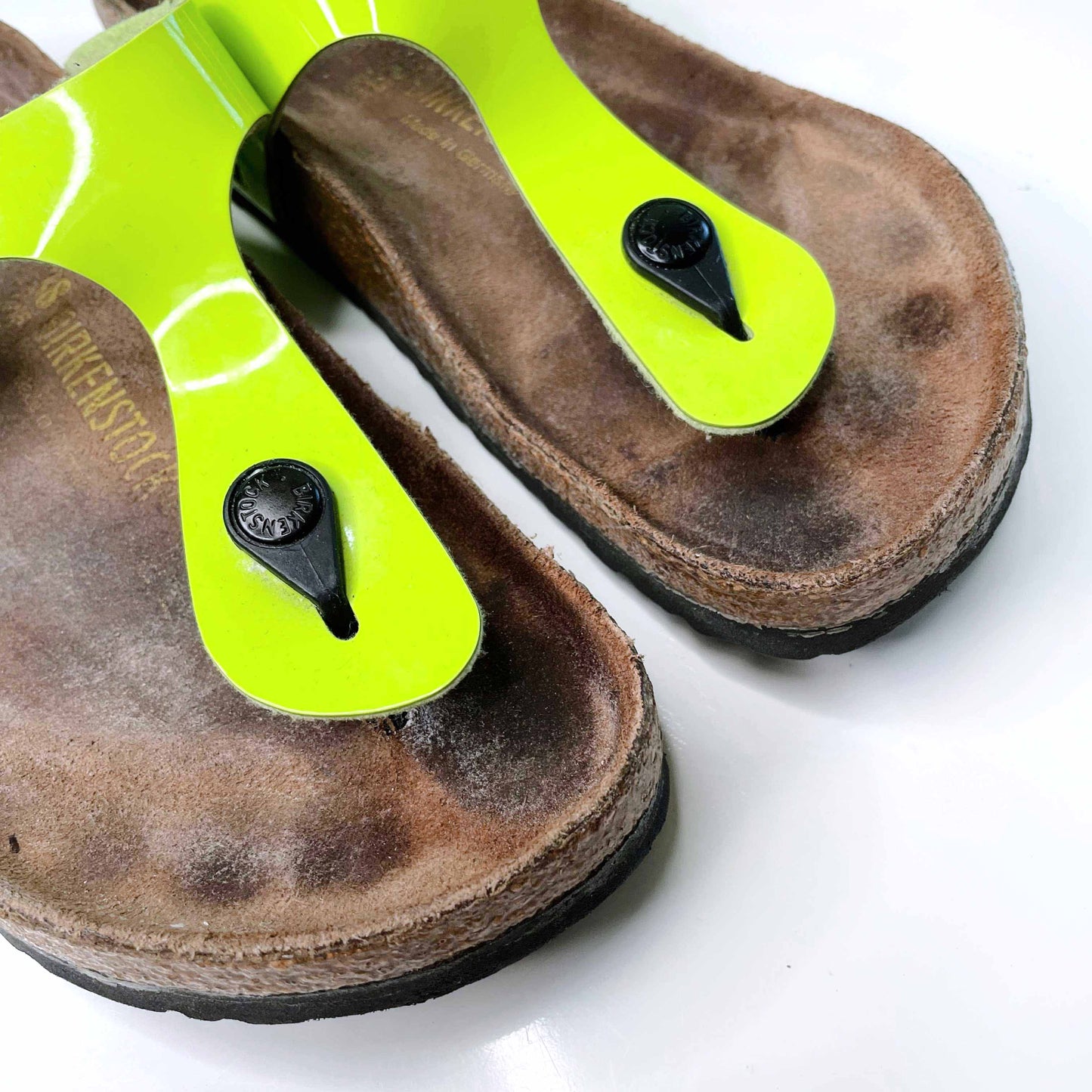 birkenstock gizeh birko-floor sandals in lime green - size 38