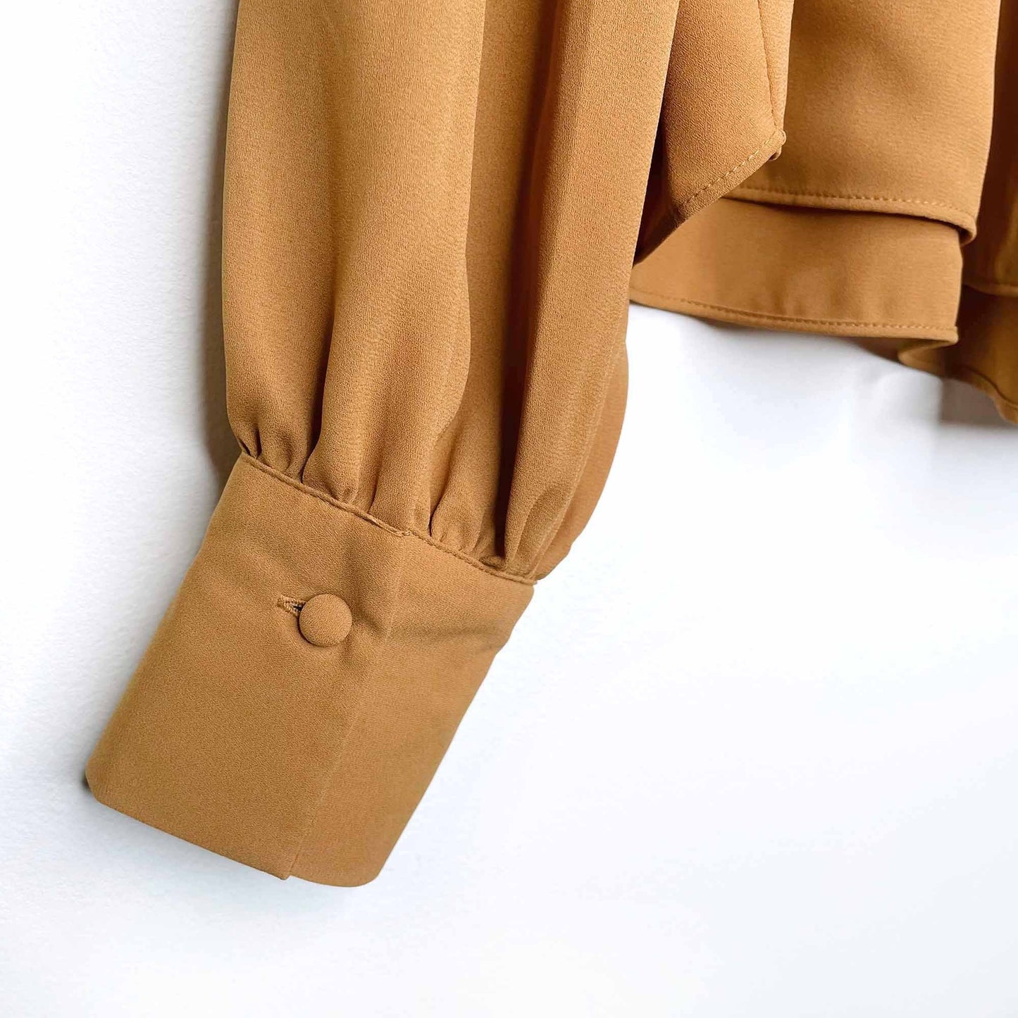 babaton long sleeve mockneck pleated blouse - size small