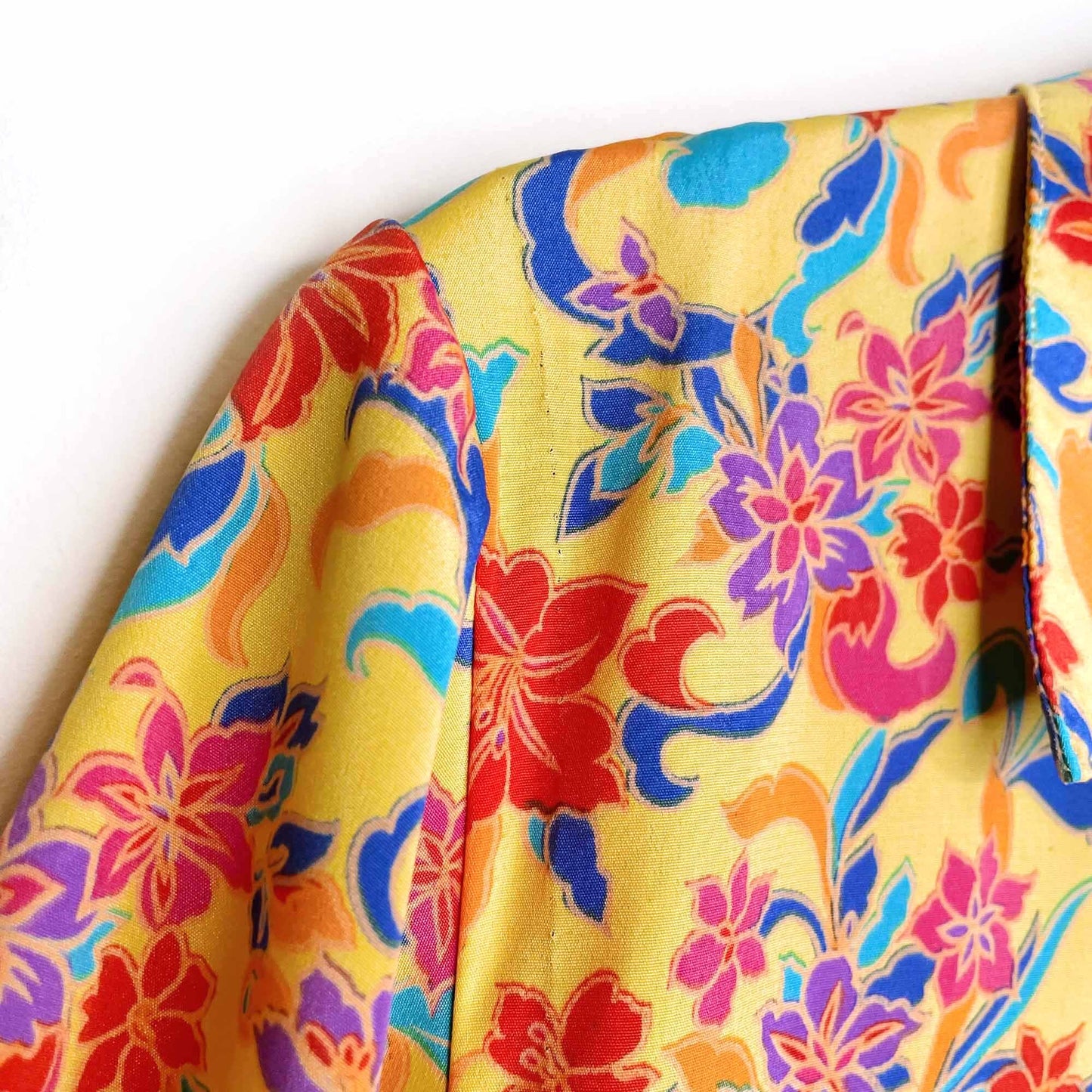 vintage tropical floral short sleeve button down blouse - size medium