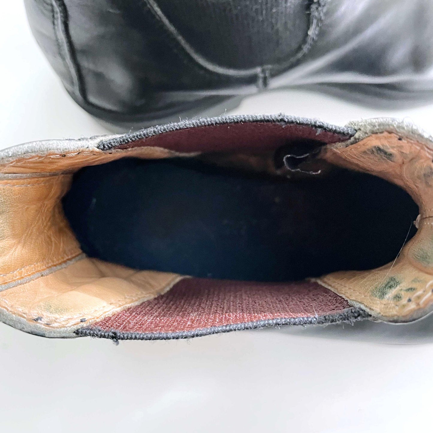 blundstone black leather chelsea boots - size 8.5W