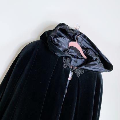vintage collections black velvet hooded cape with qipao button - size large