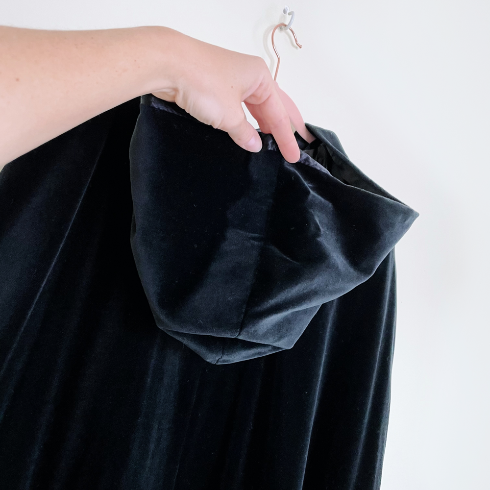vintage collections black velvet hooded cape with qipao button - size large