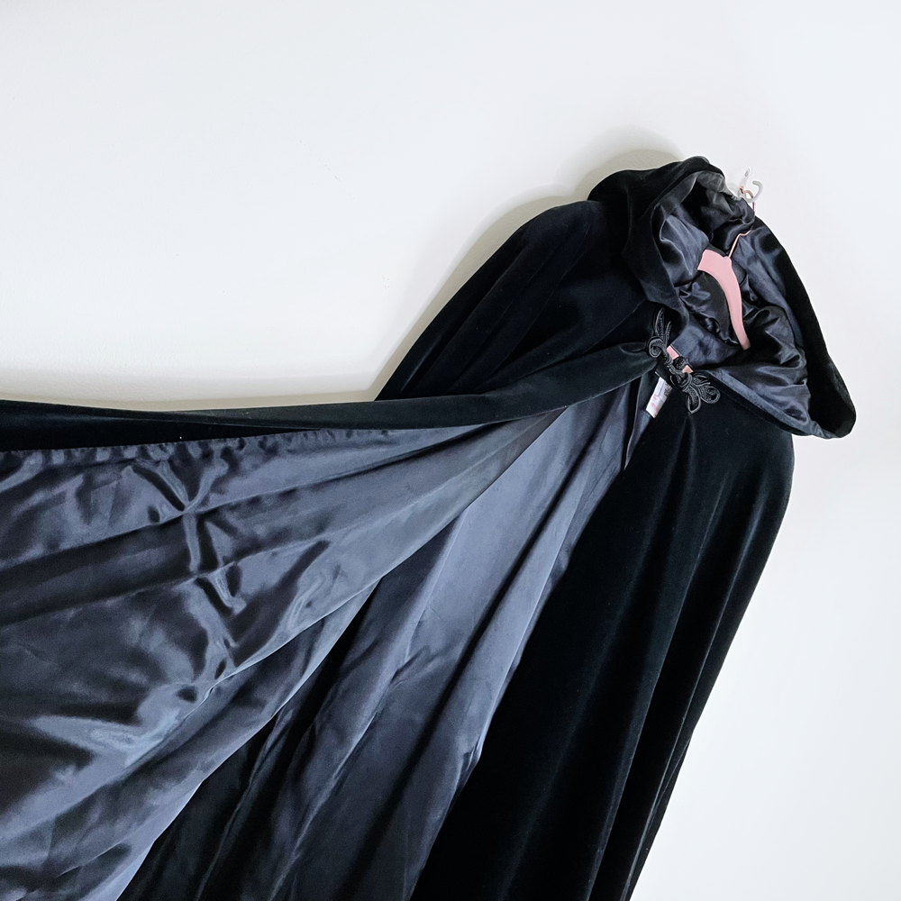 vintage collections black velvet hooded cape with qipao button - size large