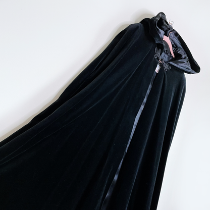 vintage collections black velvet hooded cape with qipao button - size large
