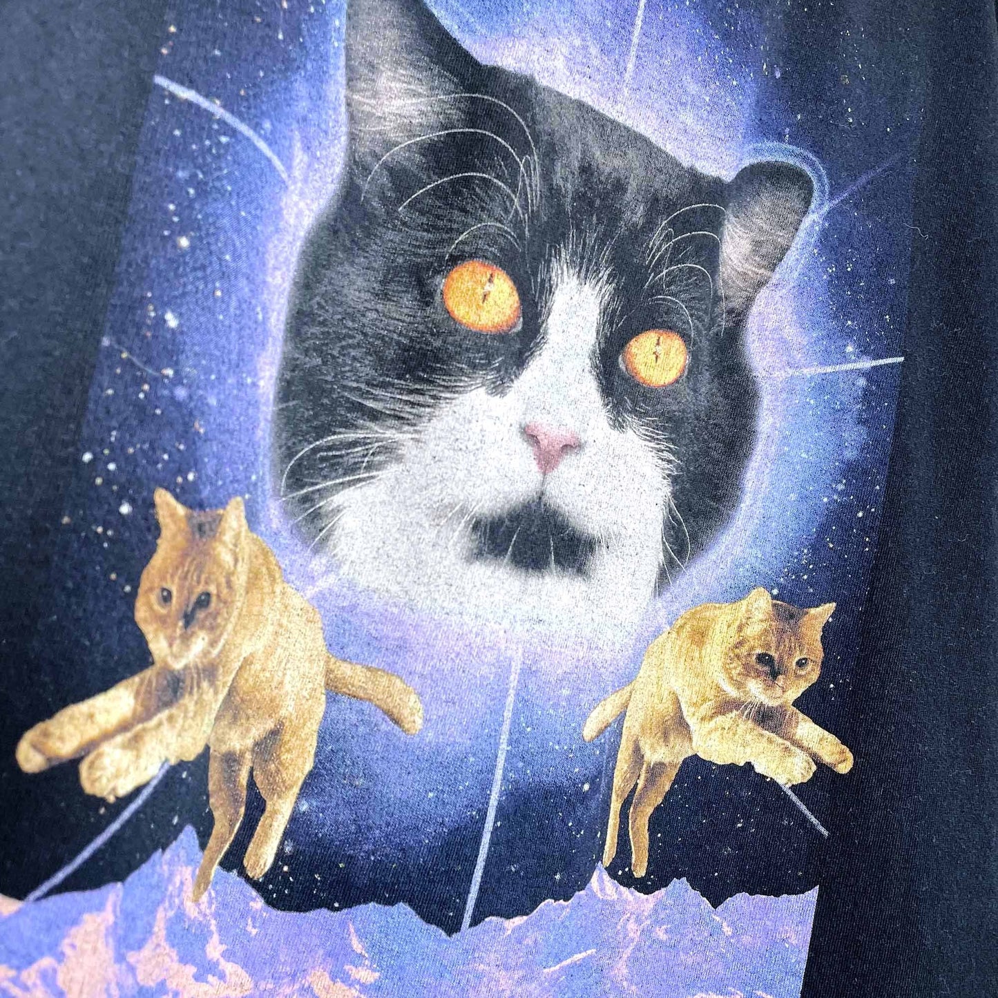 a.lab space cats graphic tee - size large