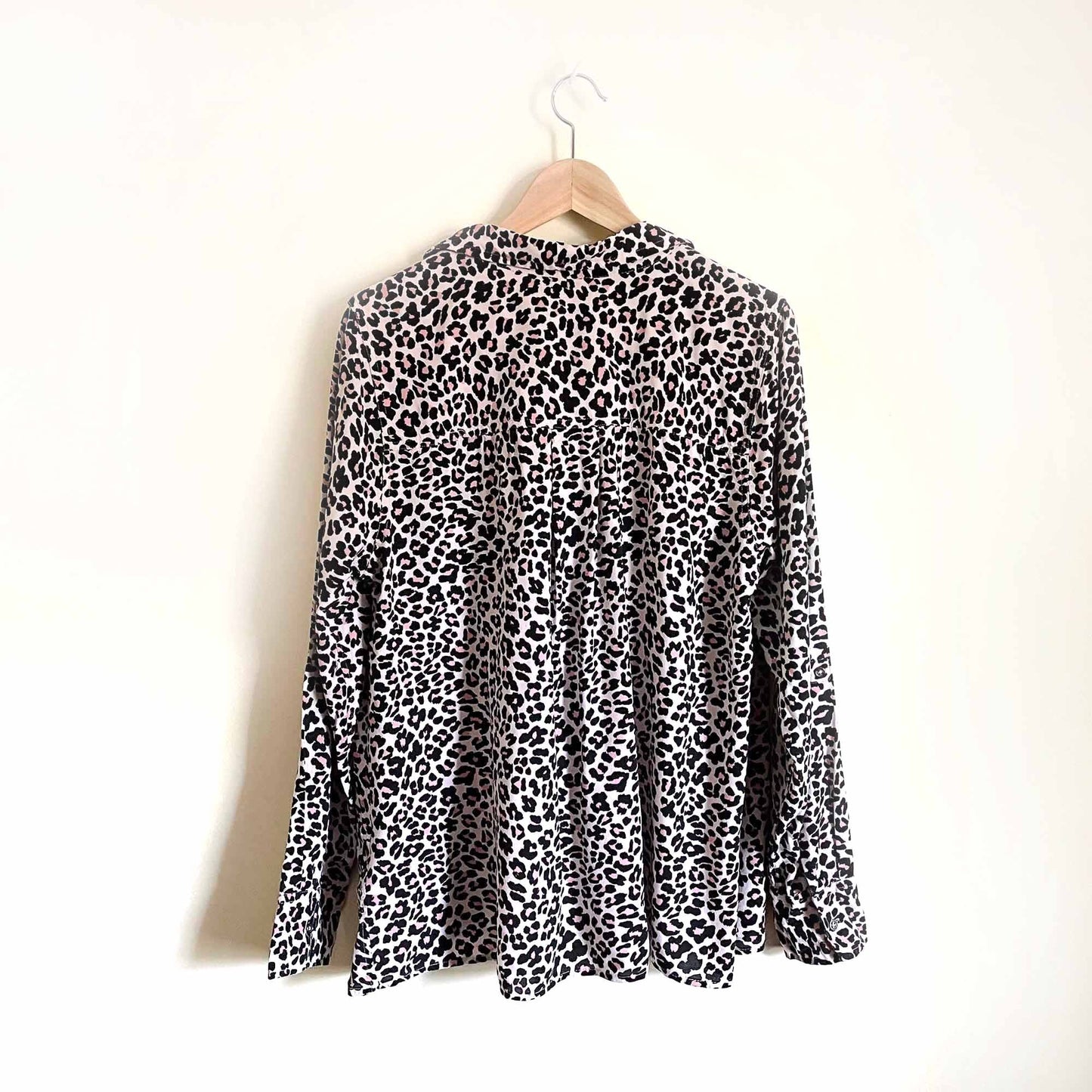 c&c california leopard twist-front button down - size large