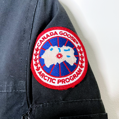 canada goose black short expedition parka - size small