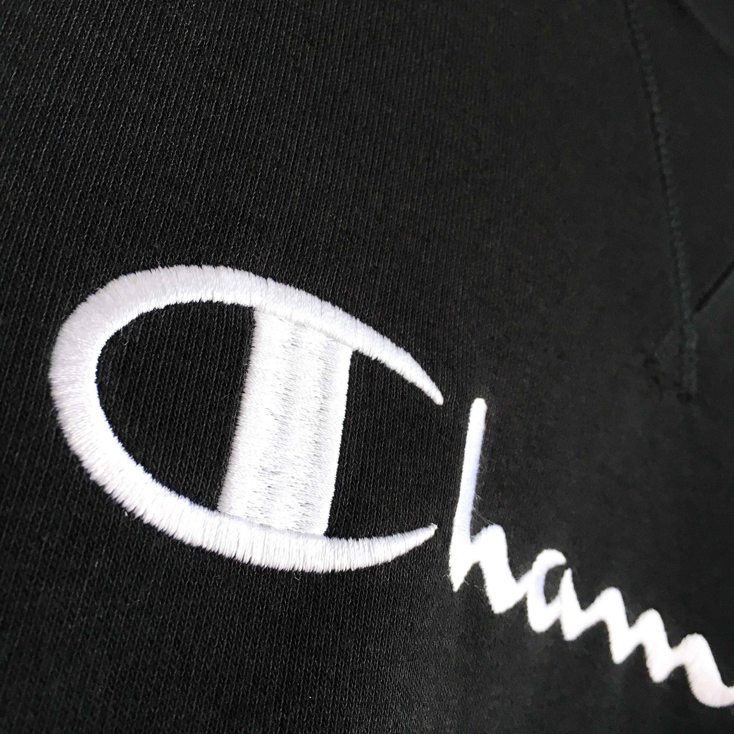 champion classic crewneck embroidered logo sweatshirt - size large