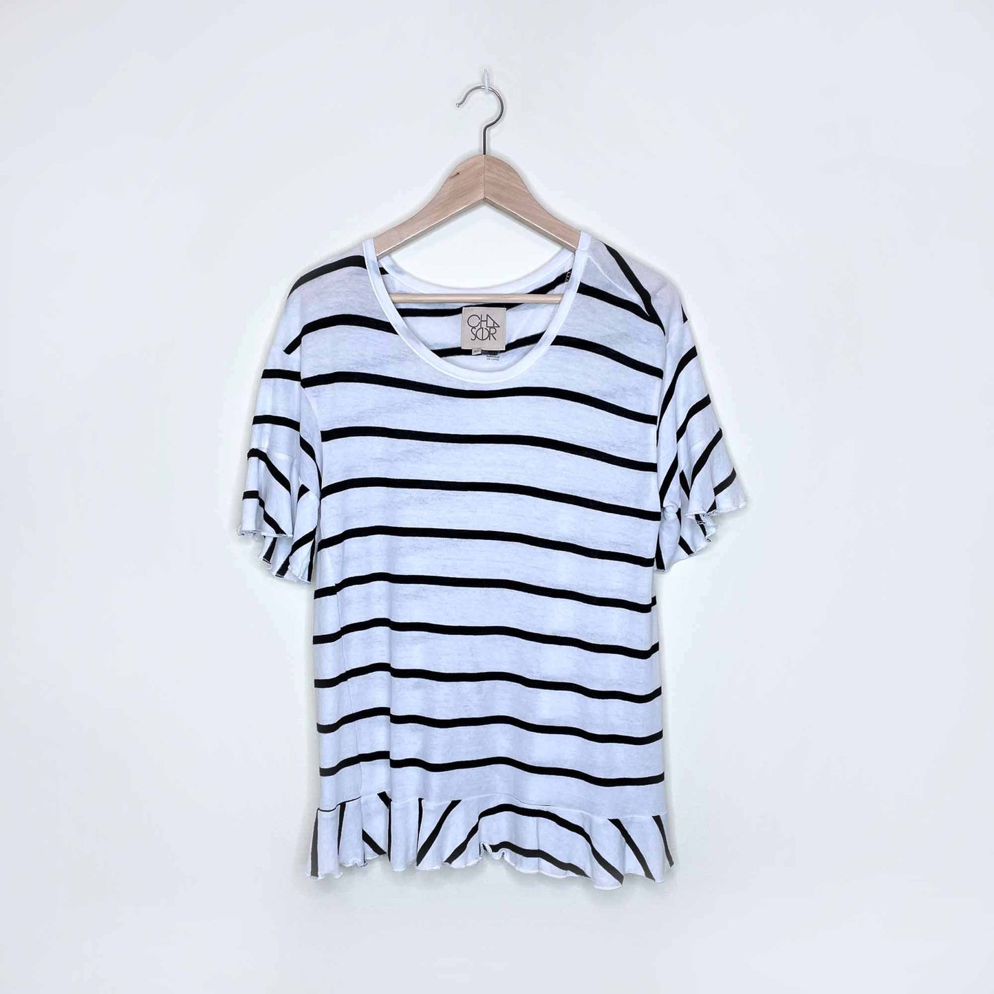chaser oversized striped ruffle sleeve hem open back tee - size xs