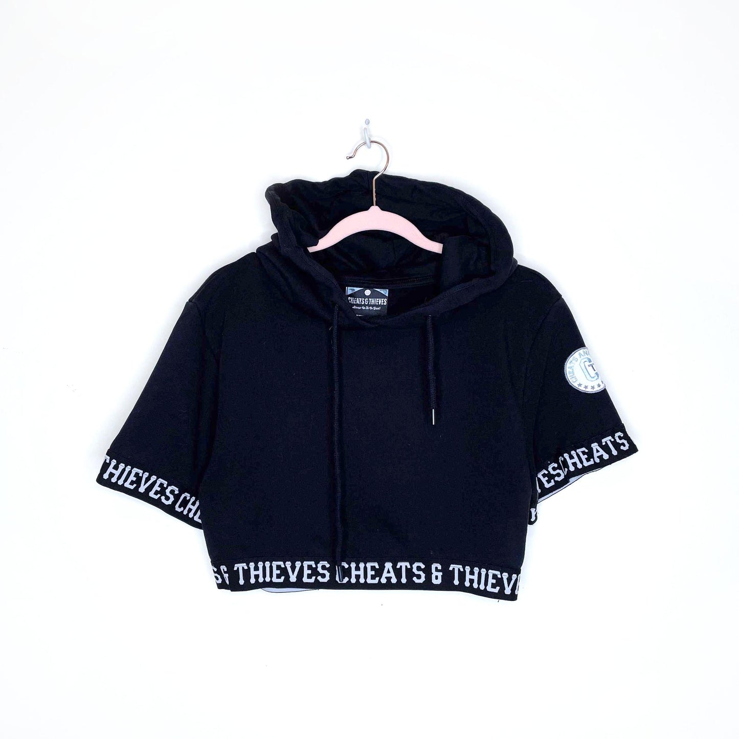 cheats and thieves cropped hoodie with logo banding - size xs