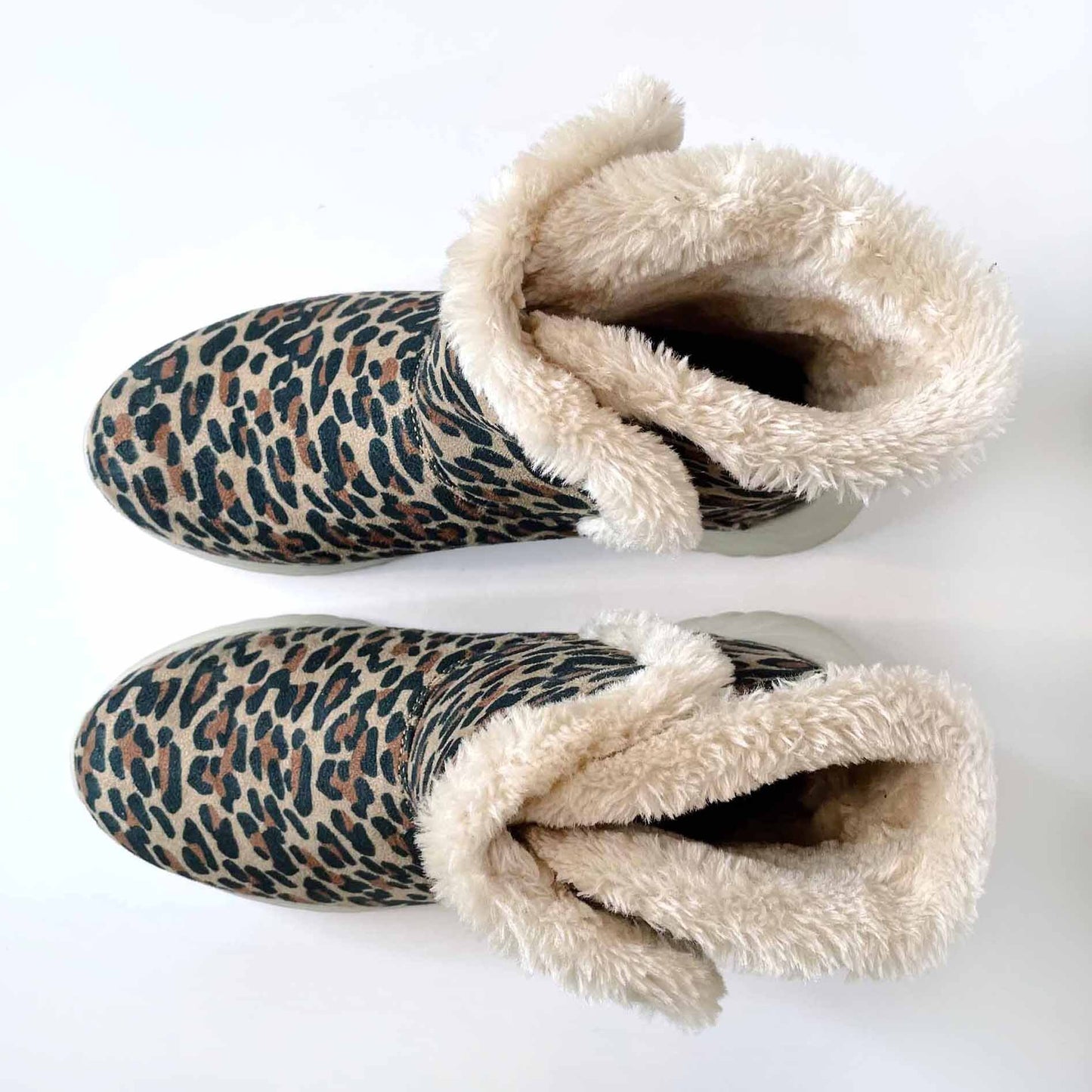 cheeks fitbody leopard comfort sport boots - size 9