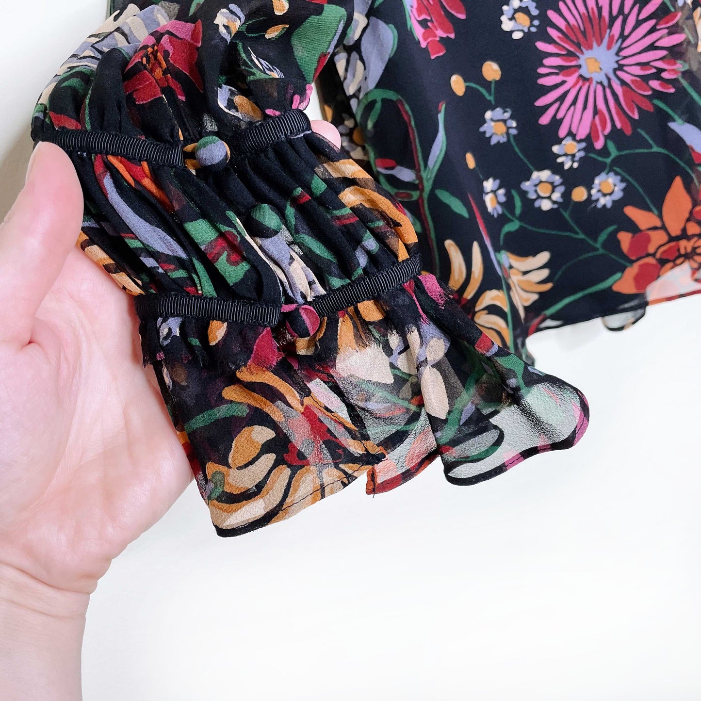 cinq a sept 2022 black floral silk chiffon blouse - size xs