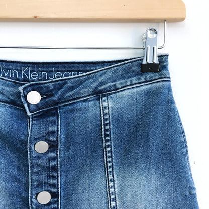 Calvin Klein button-front Denim Skirt - size 26