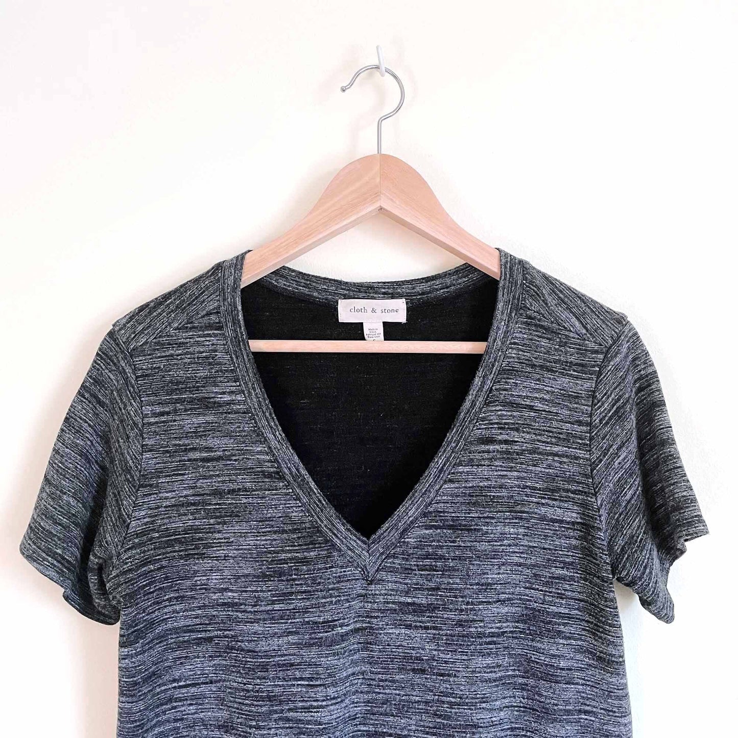 cloth & stone marled dark heather long v-neck tee - size small