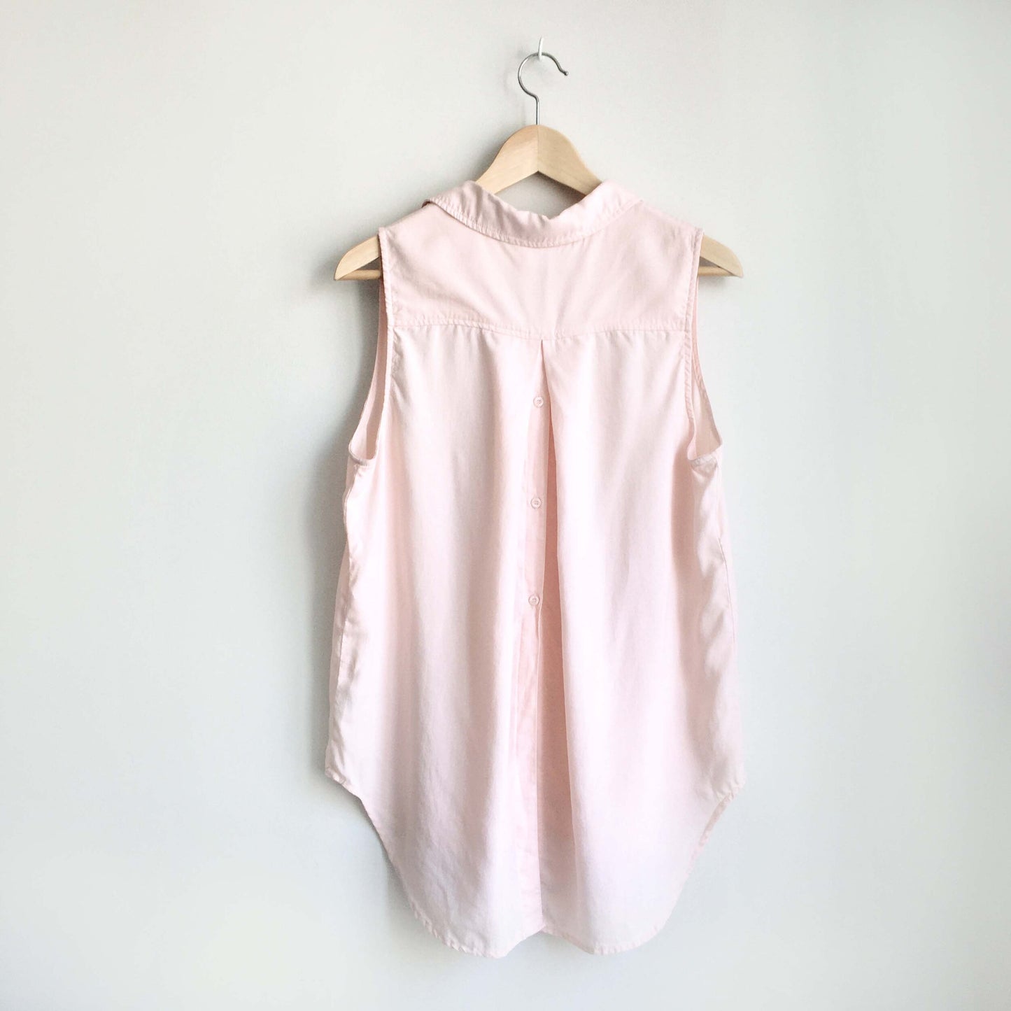 Cloth &amp; Stone button-back split hem shirt - size Large