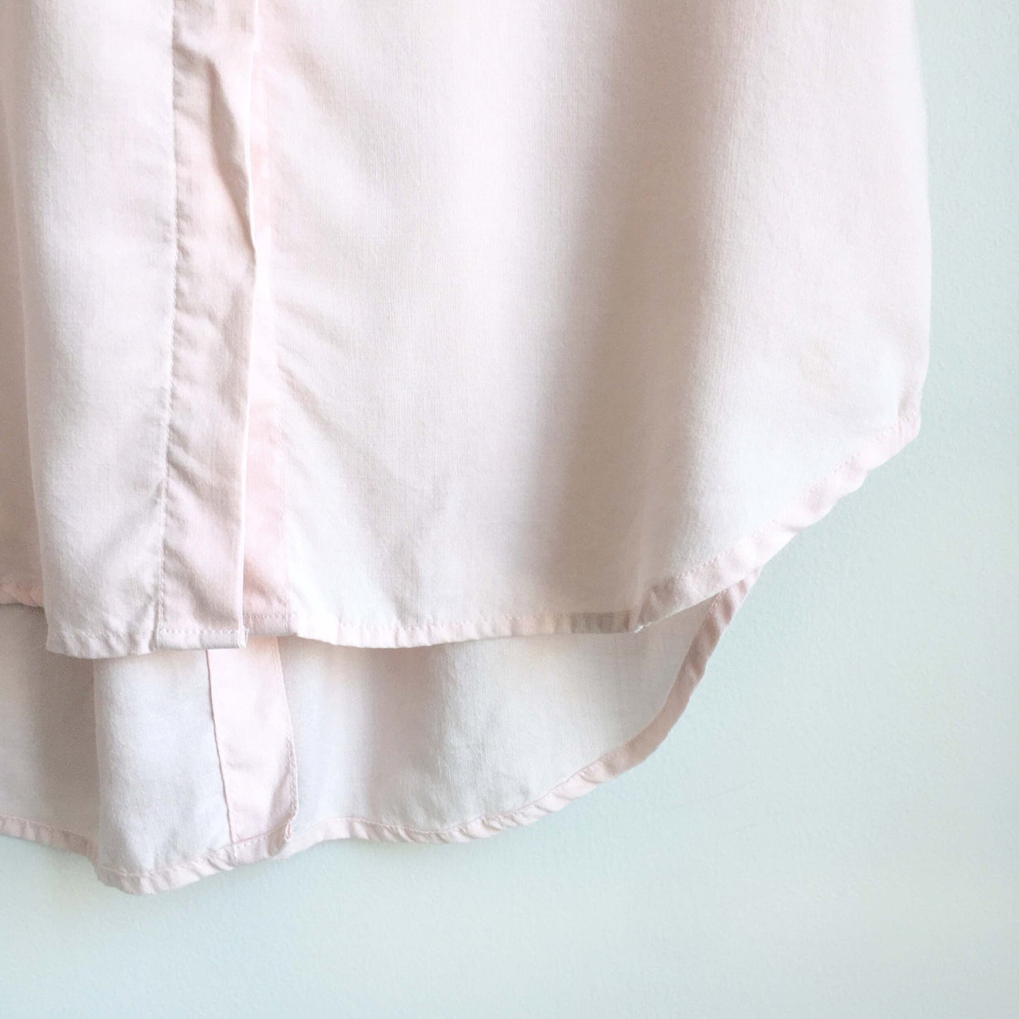 Cloth &amp; Stone button-back split hem shirt - size Large