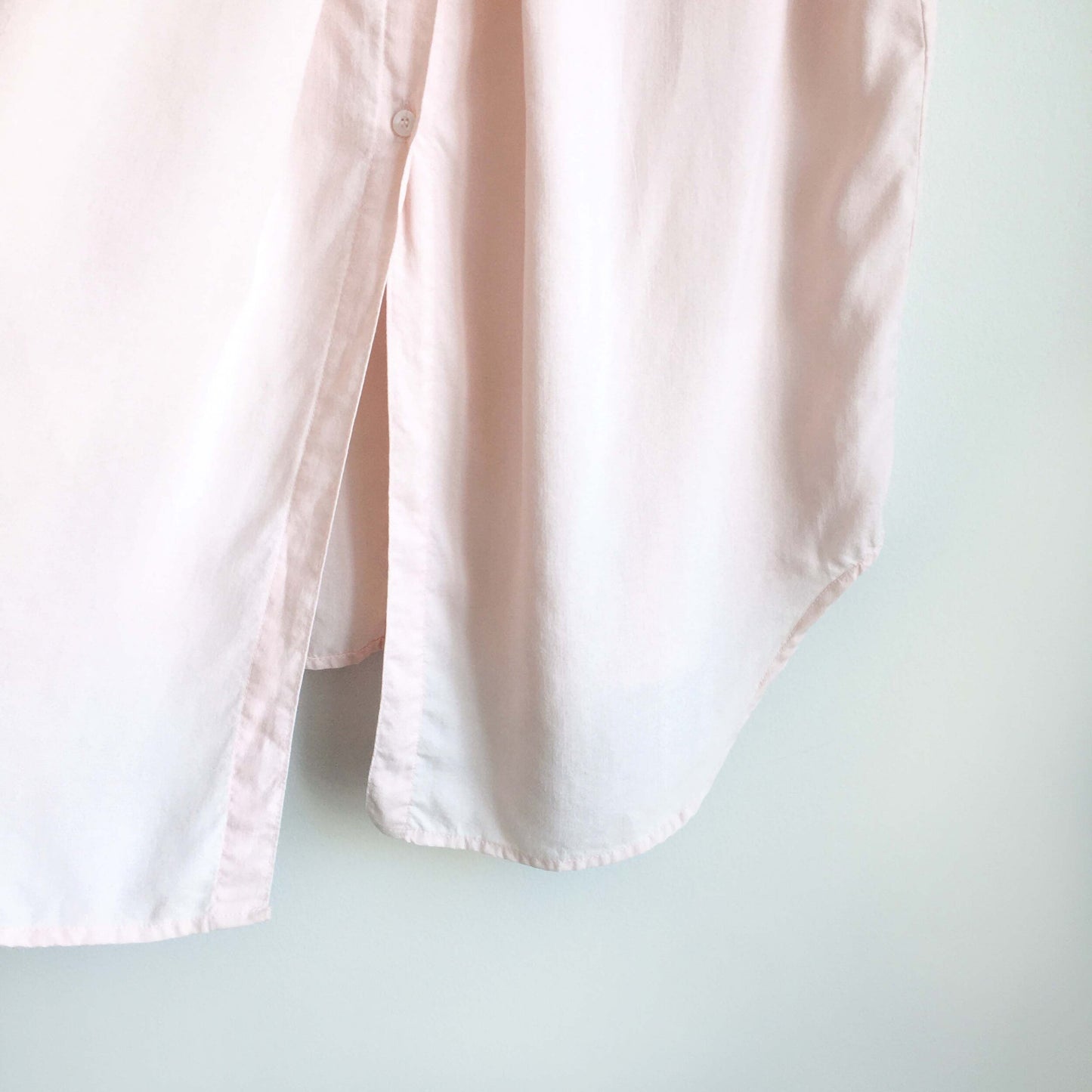 Cloth &amp; Stone button-back split hem shirt - size Large