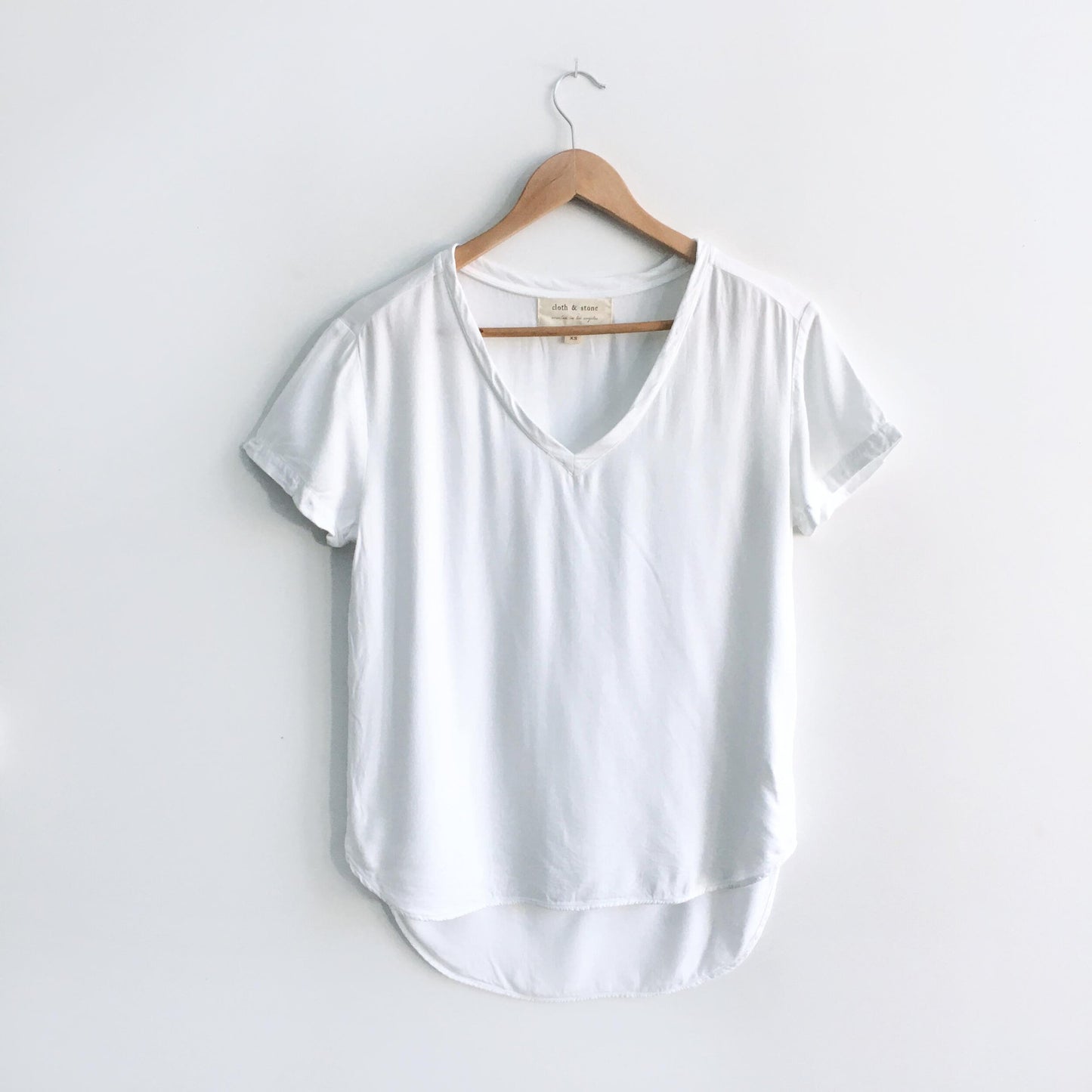 Cloth &amp; Stone V-neck Tee - size xs