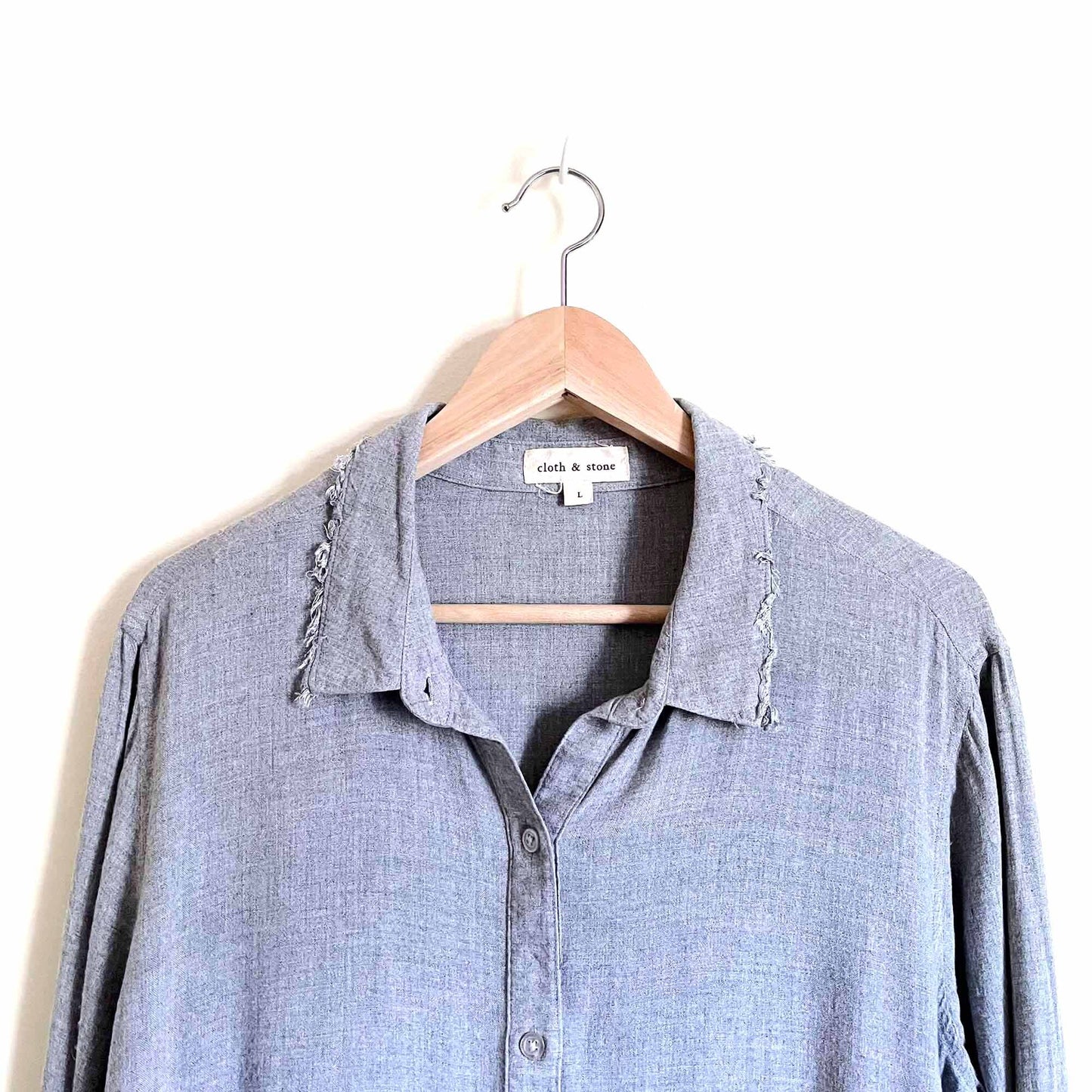 cloth & stone tiered raw peplum hem button down - size large