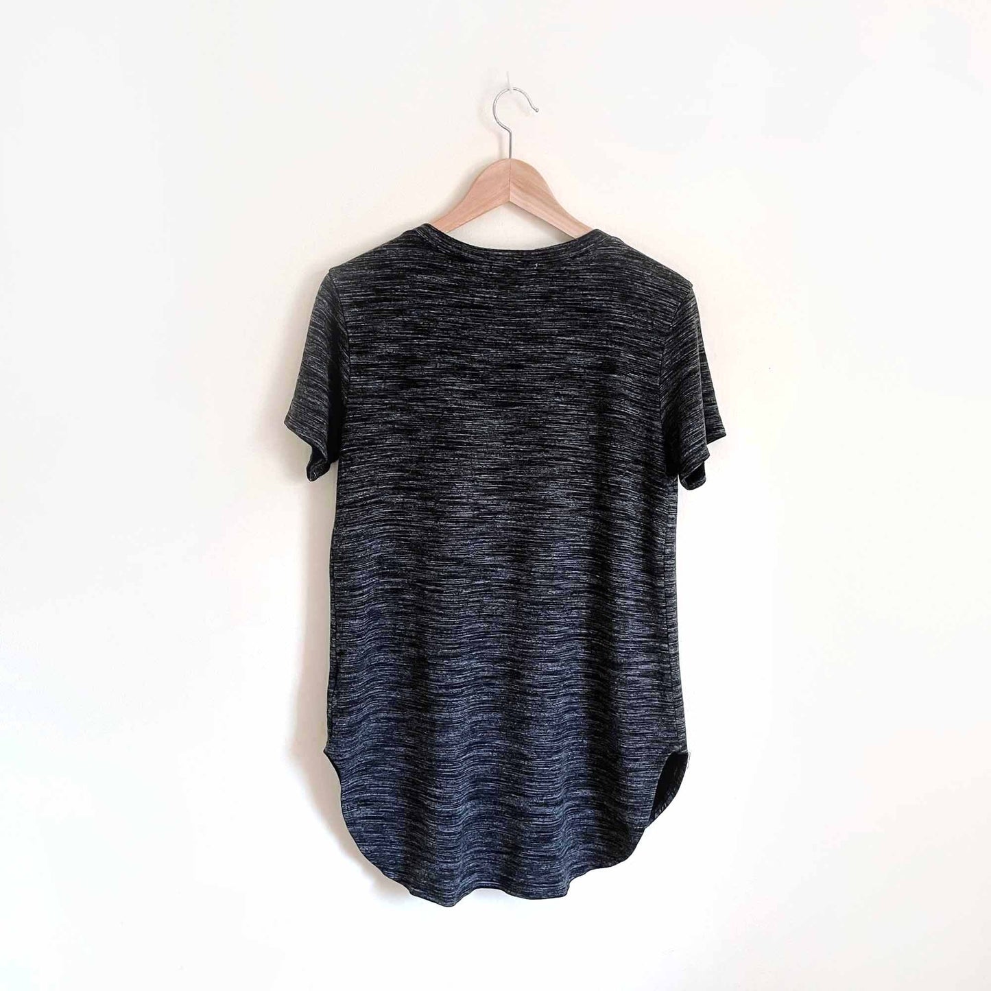 cloth & stone marled dark heather long v-neck tee - size small