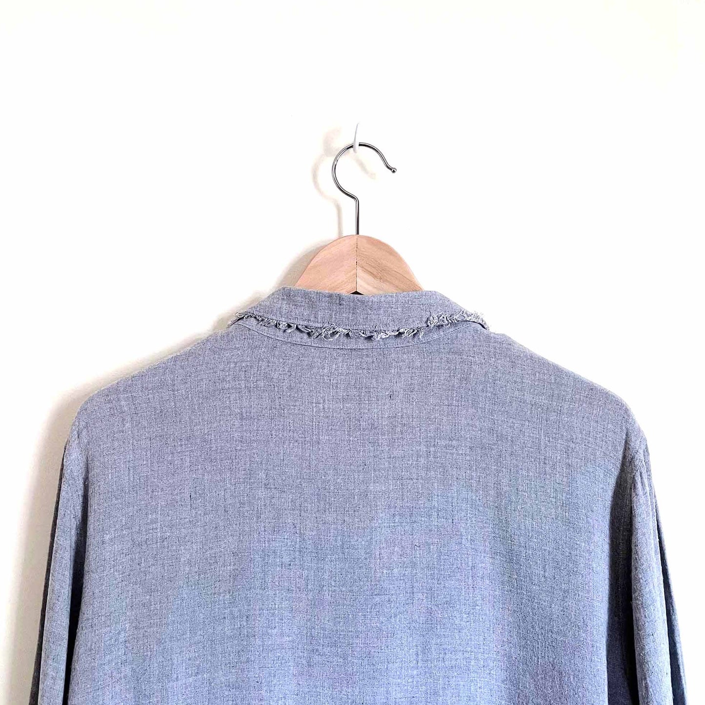 cloth & stone tiered raw peplum hem button down - size large