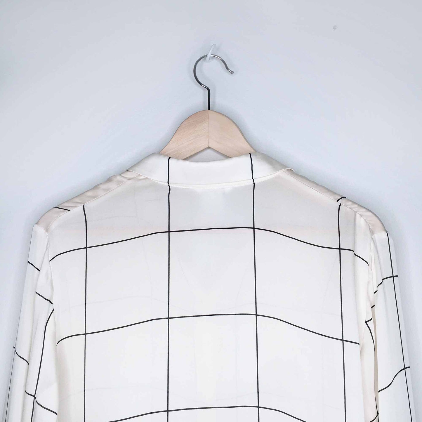 Club Monaco satin silk crosshatch button down shirt - size Small
