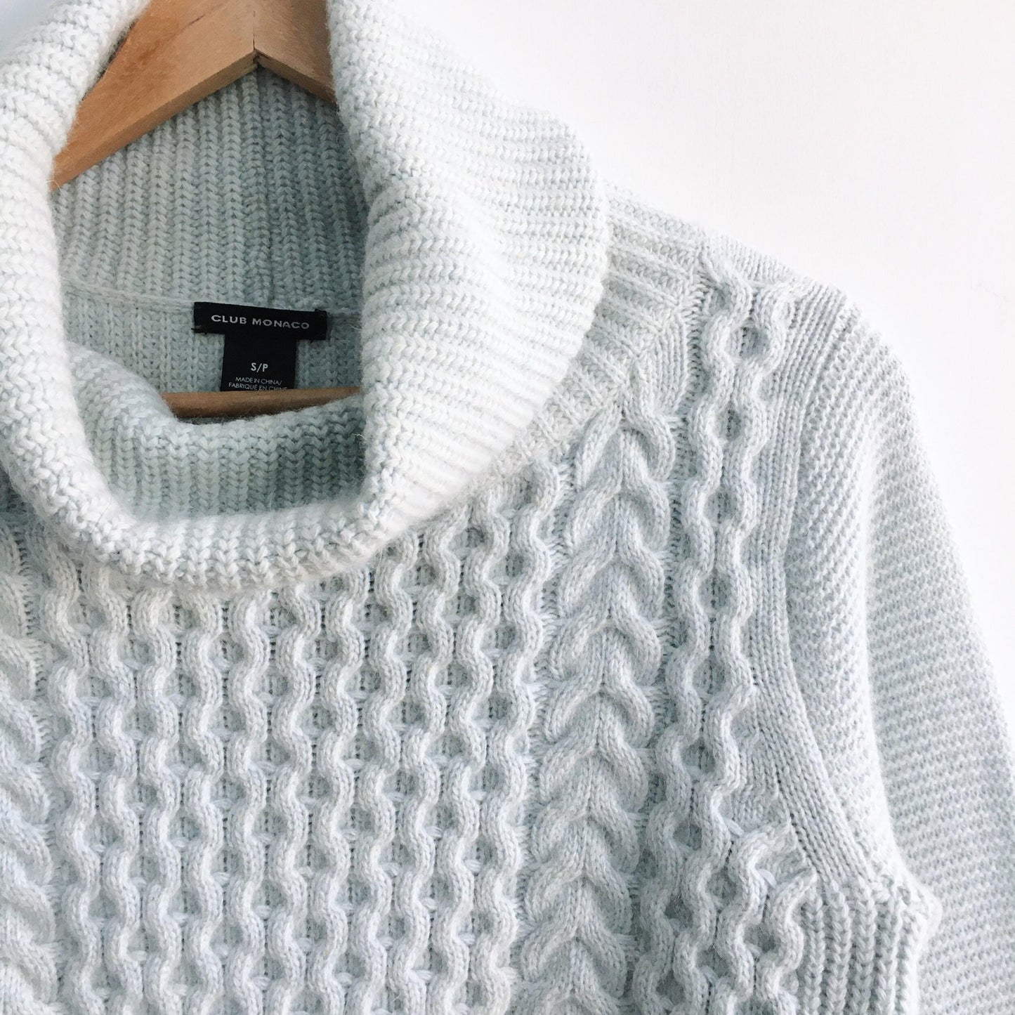 Club Monaco cropped cable-knit turtleneck - size Small