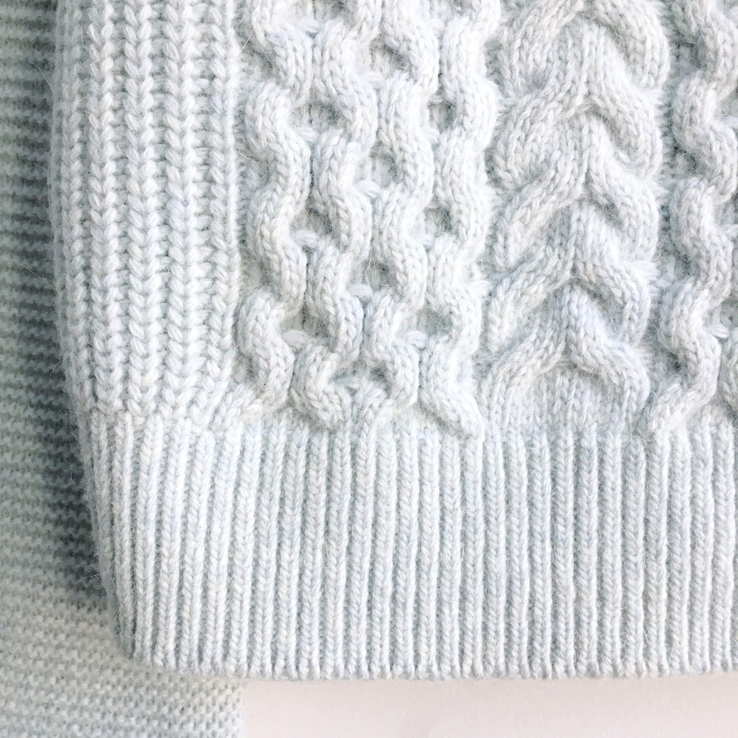 Club Monaco cropped cable-knit turtleneck - size Small