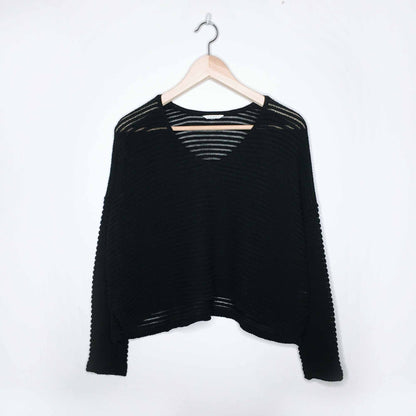 Club Monaco oversized ribbed v-neck top - size Small