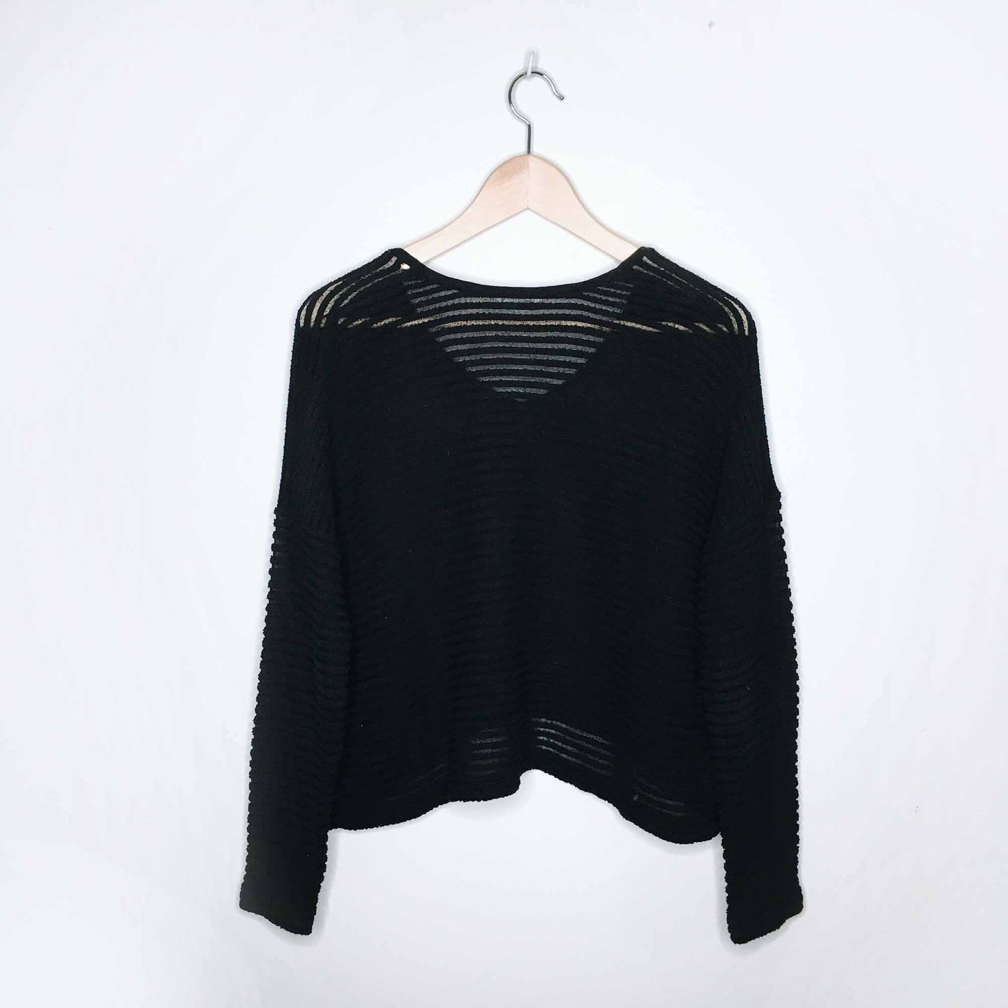 Club Monaco oversized ribbed v-neck top - size Small