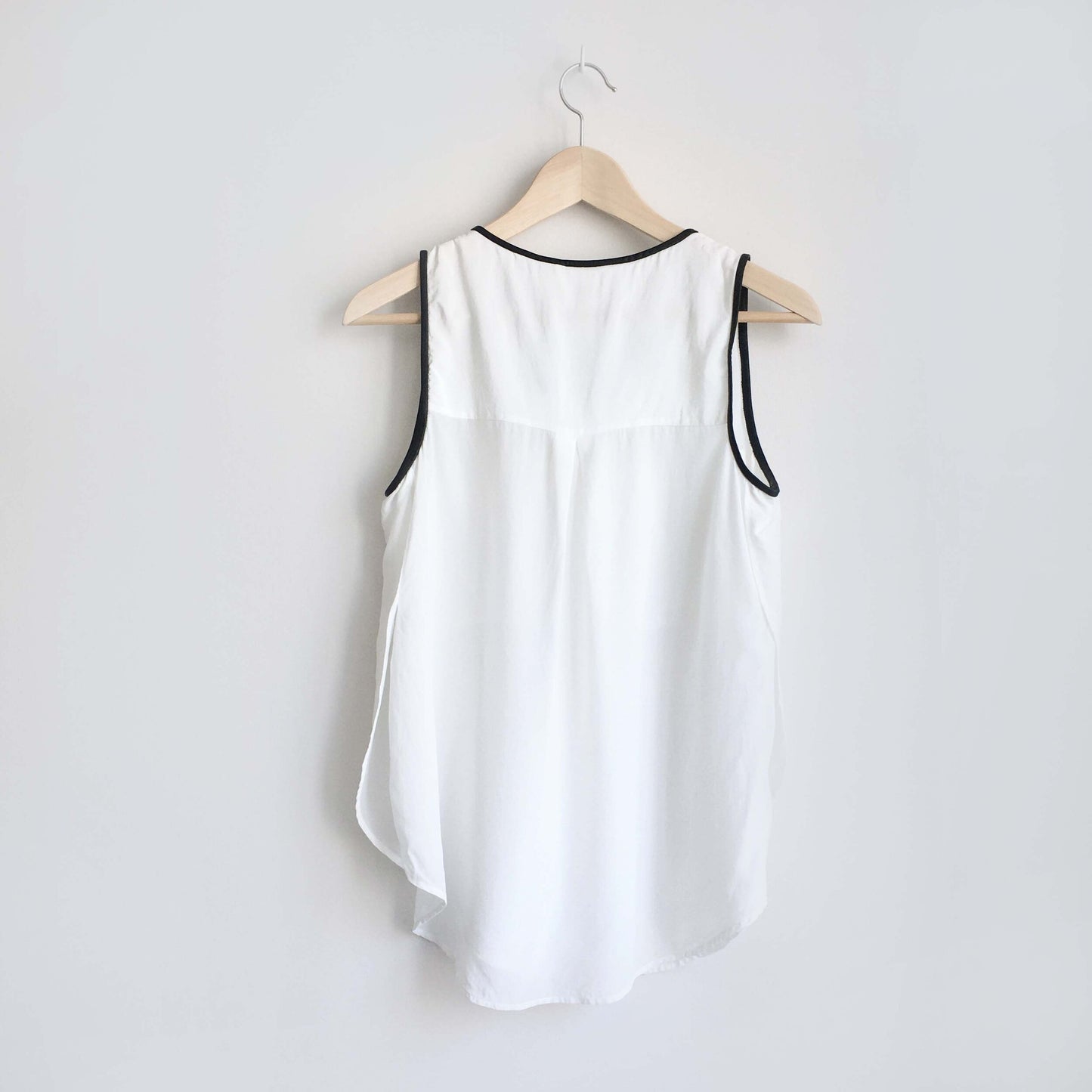 Club Monaco silk pocket tank - size xs