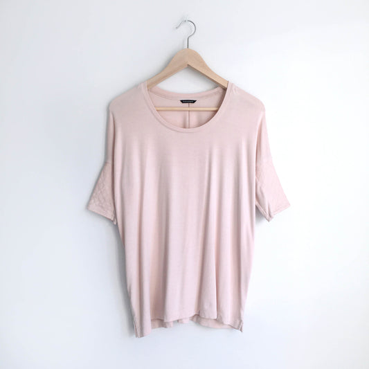 club monaco regan tee with leather sleeve - size medium