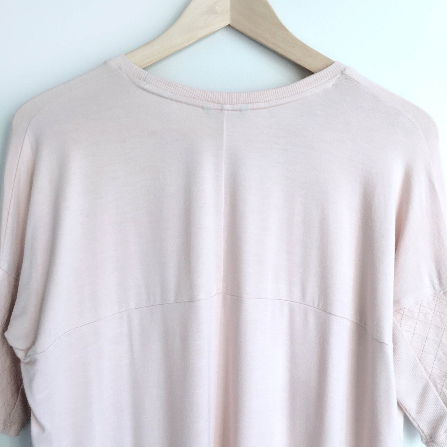 club monaco regan tee with leather sleeve - size medium