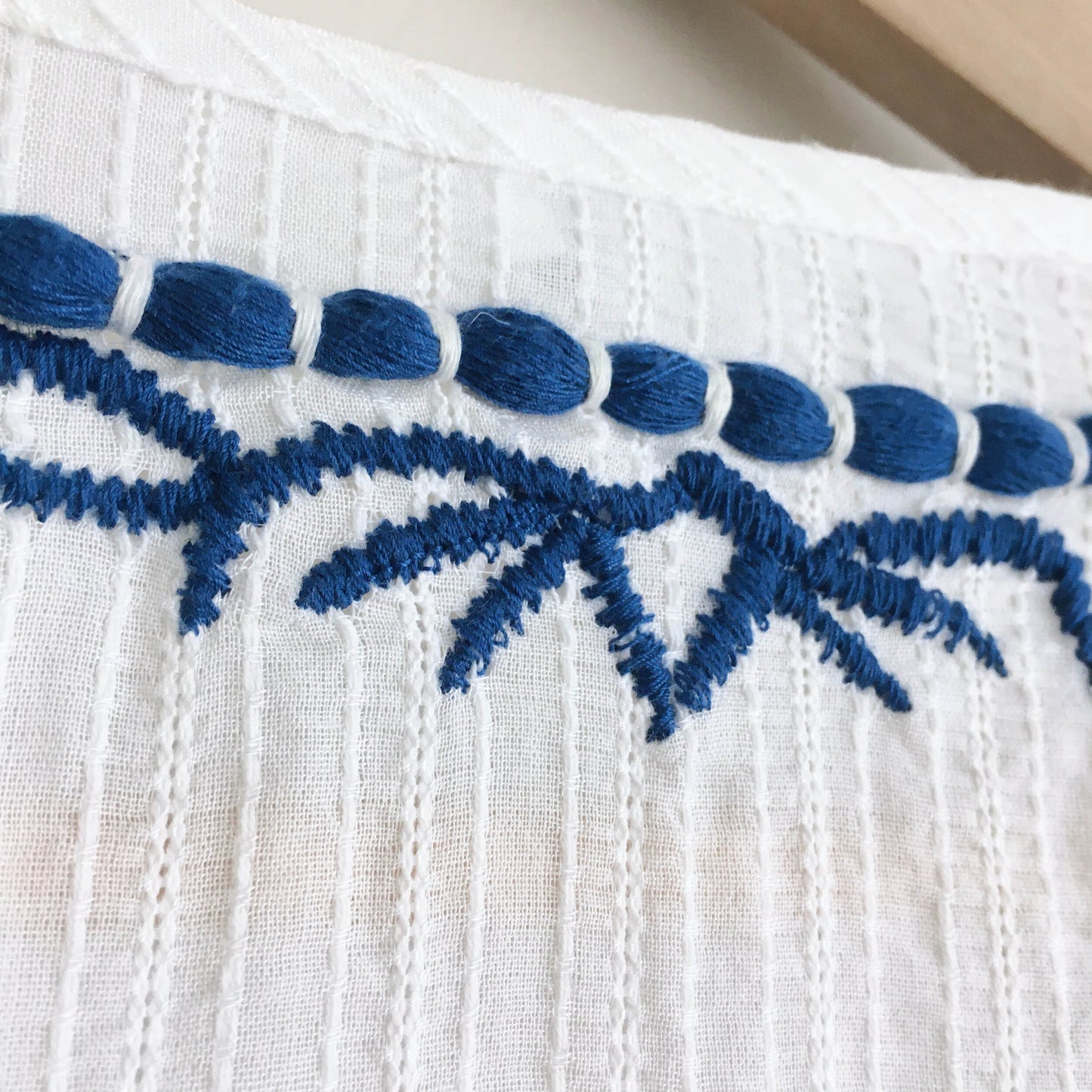 club monaco atashia boho tassel top - size xs