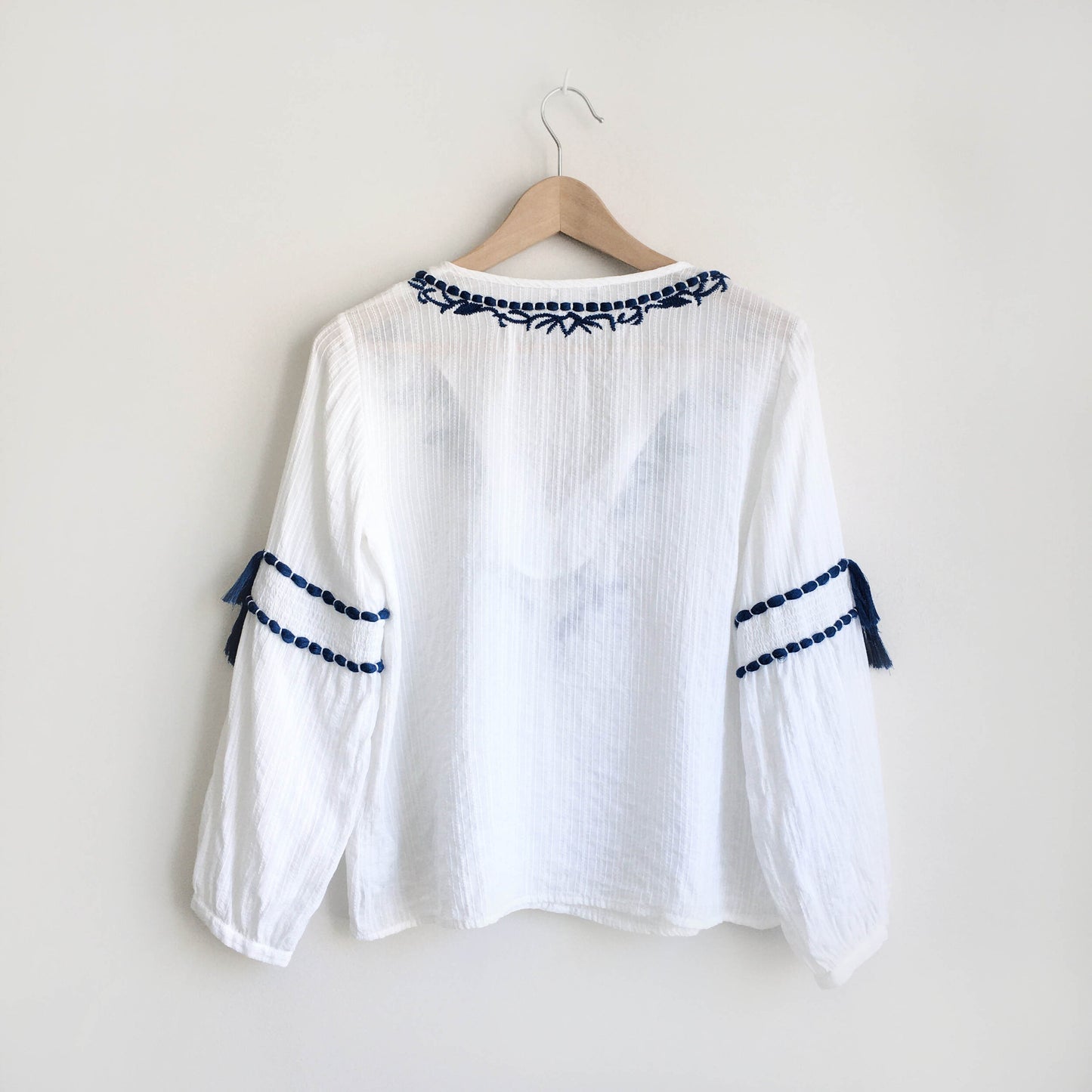 club monaco atashia boho tassel top - size xs