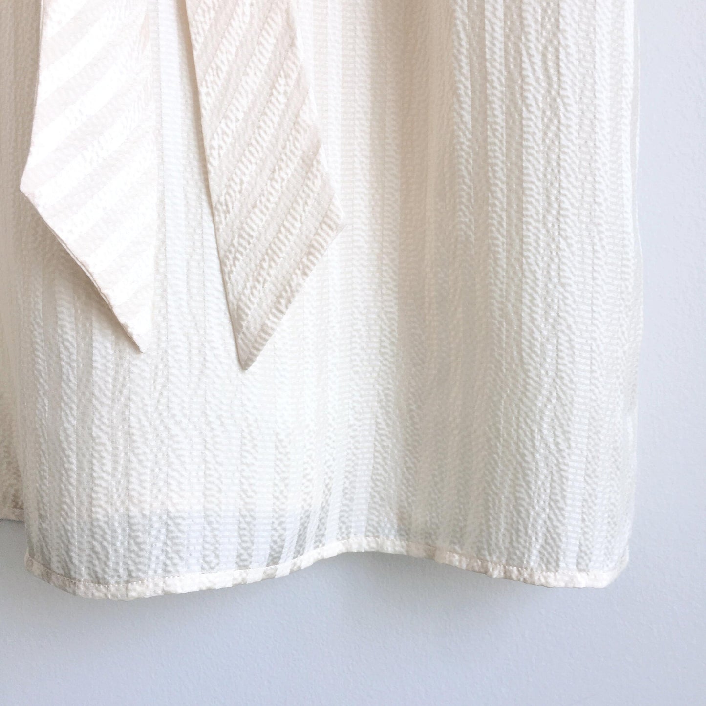 Club Monaco silk ruffle tie neck blouse - size Small