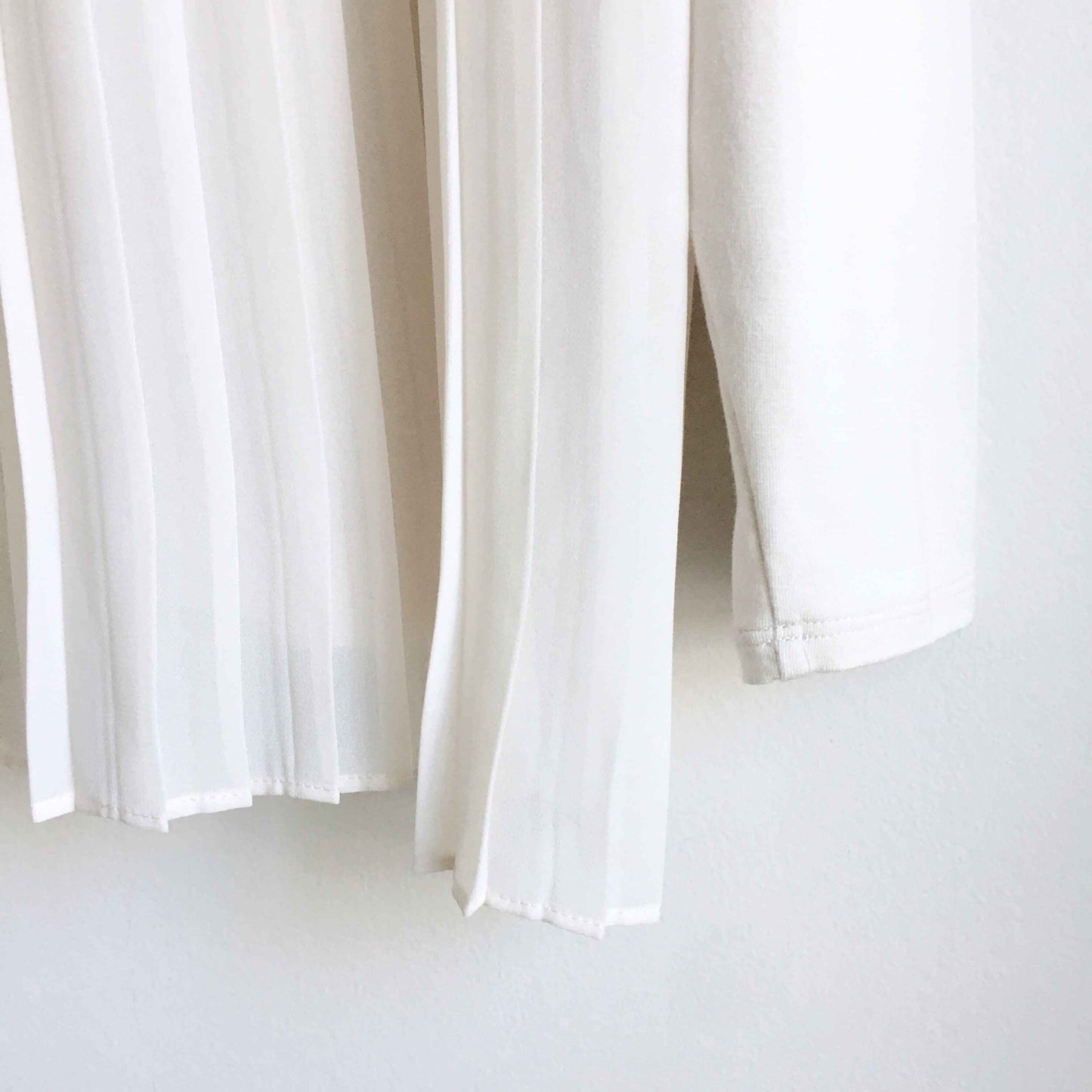 Club Monaco Kassandra accordion top - size Medium