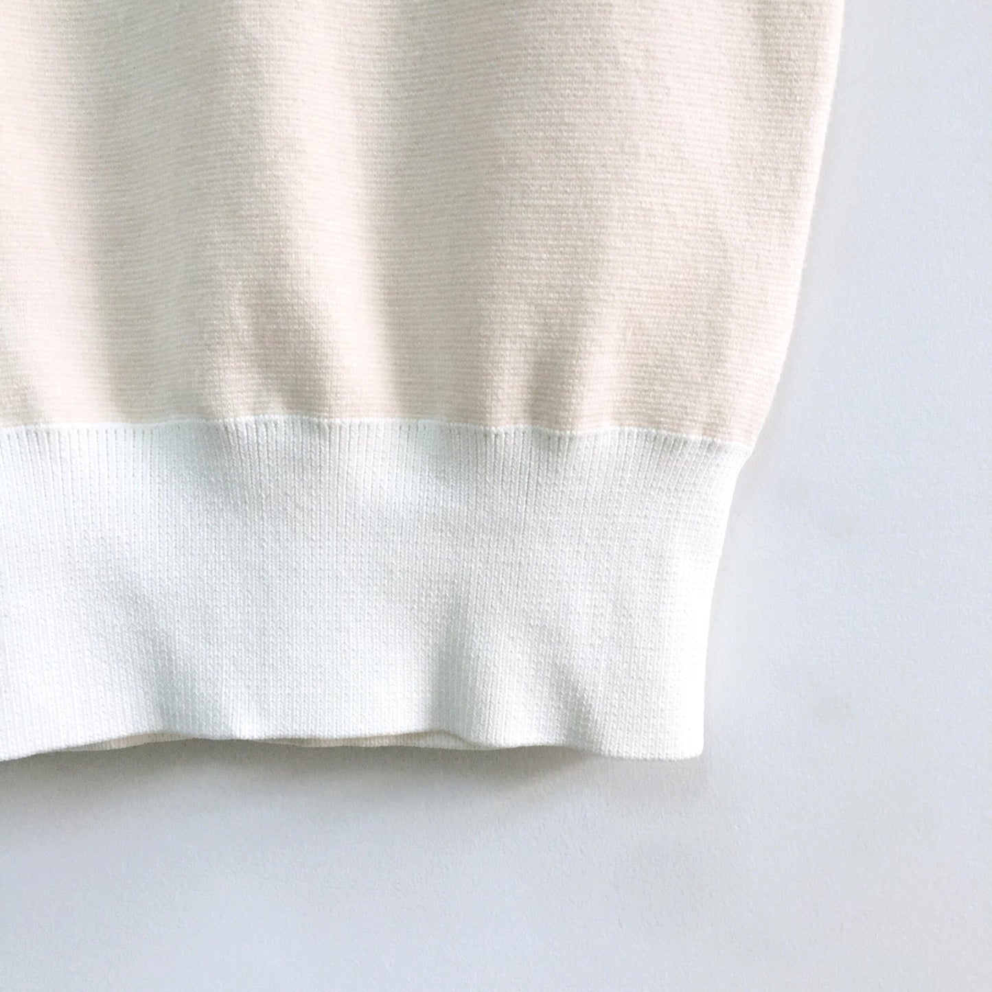 Club Monaco sleeveless Sweater - size xs