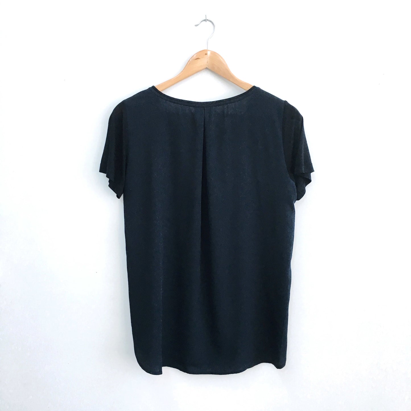 Club Monaco gem stone tee - size Medium