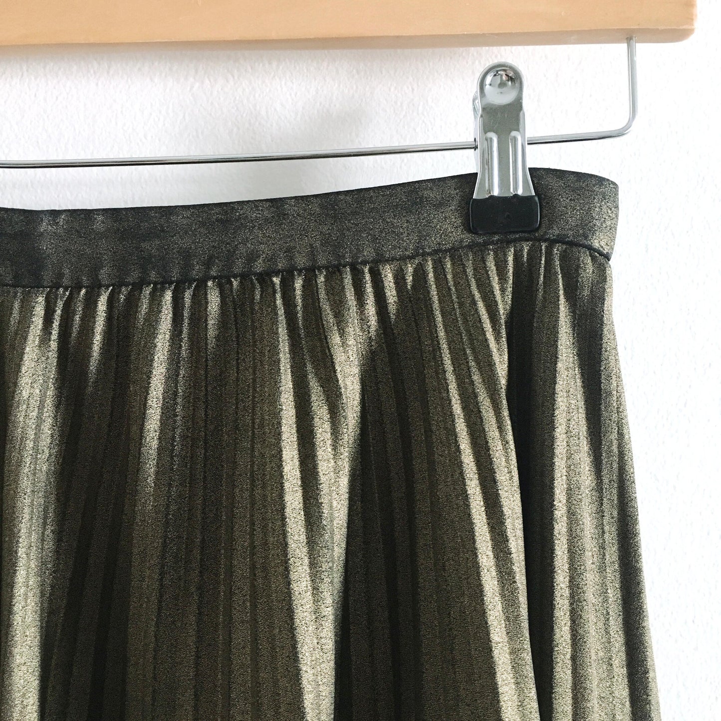 Club Monaco Annina Pleated Skirt  - size 0