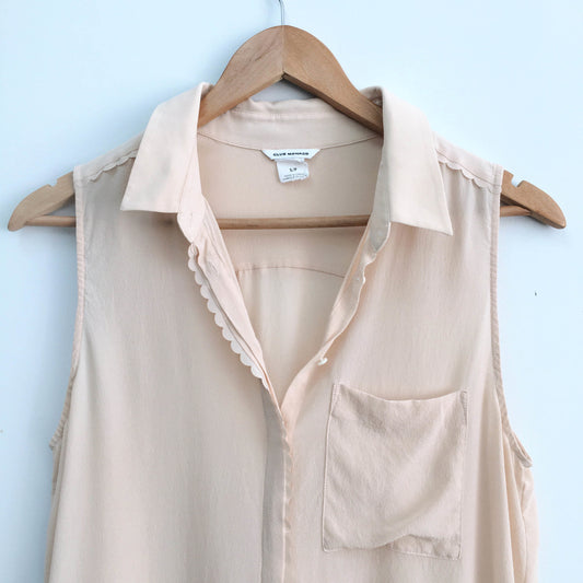Club Monaco silk shirt with scallop edge - size Small