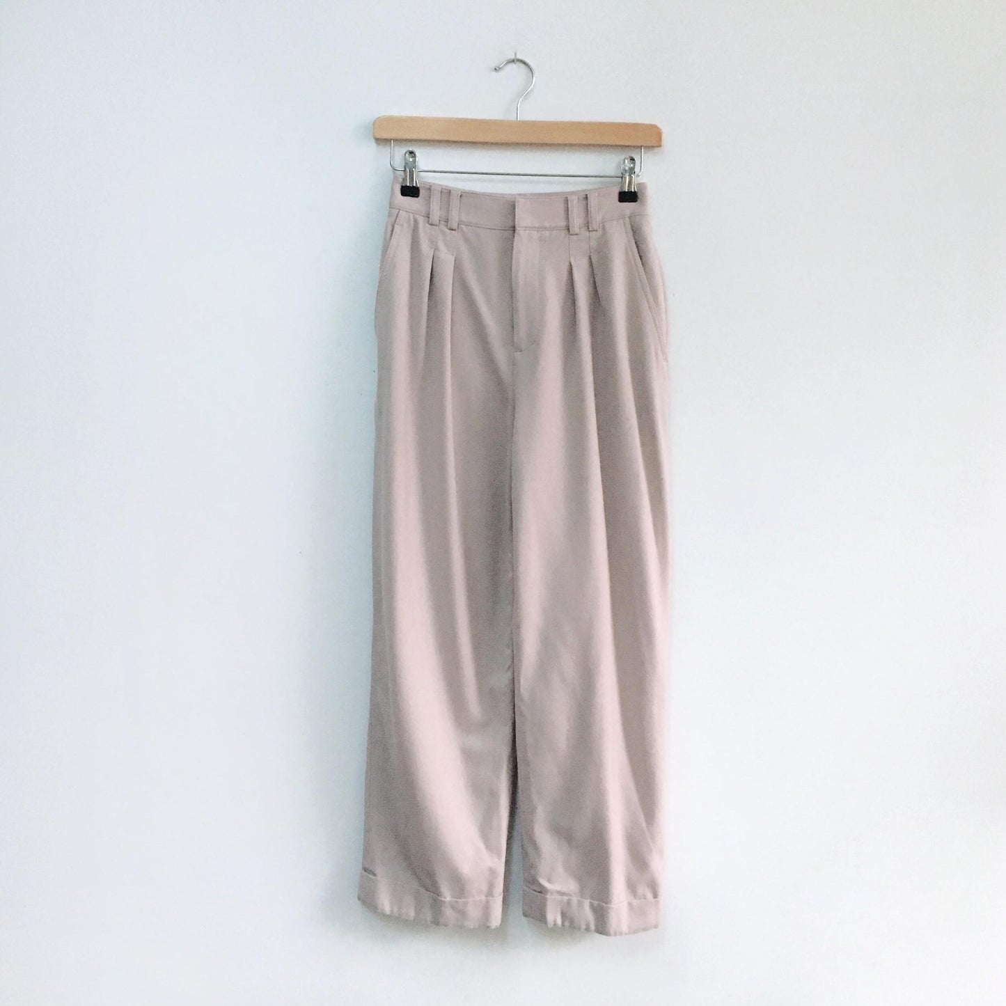 Club Monaco dusty pink Braxlee Cropped Pant - size 00