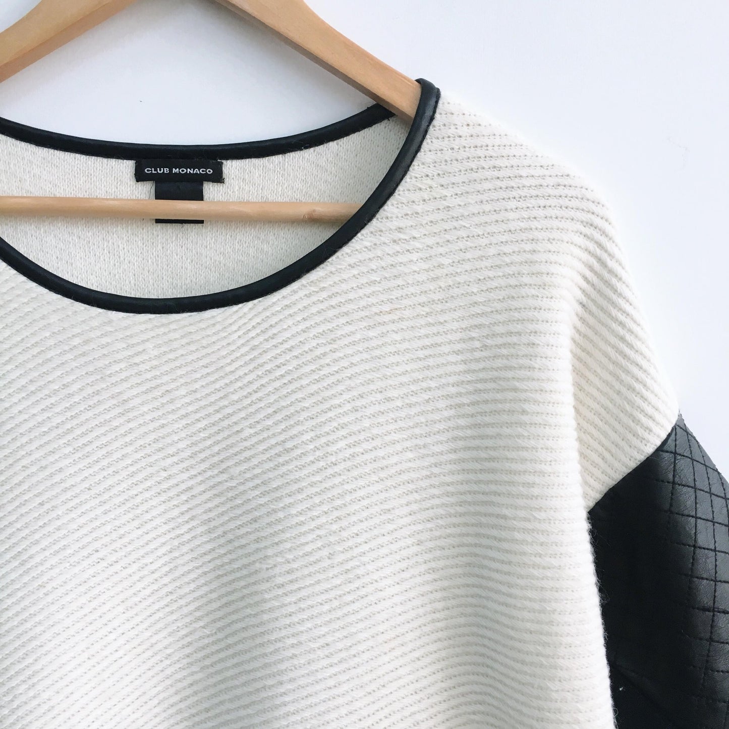 Club Monaco Cashmere blend sweater - size Medium