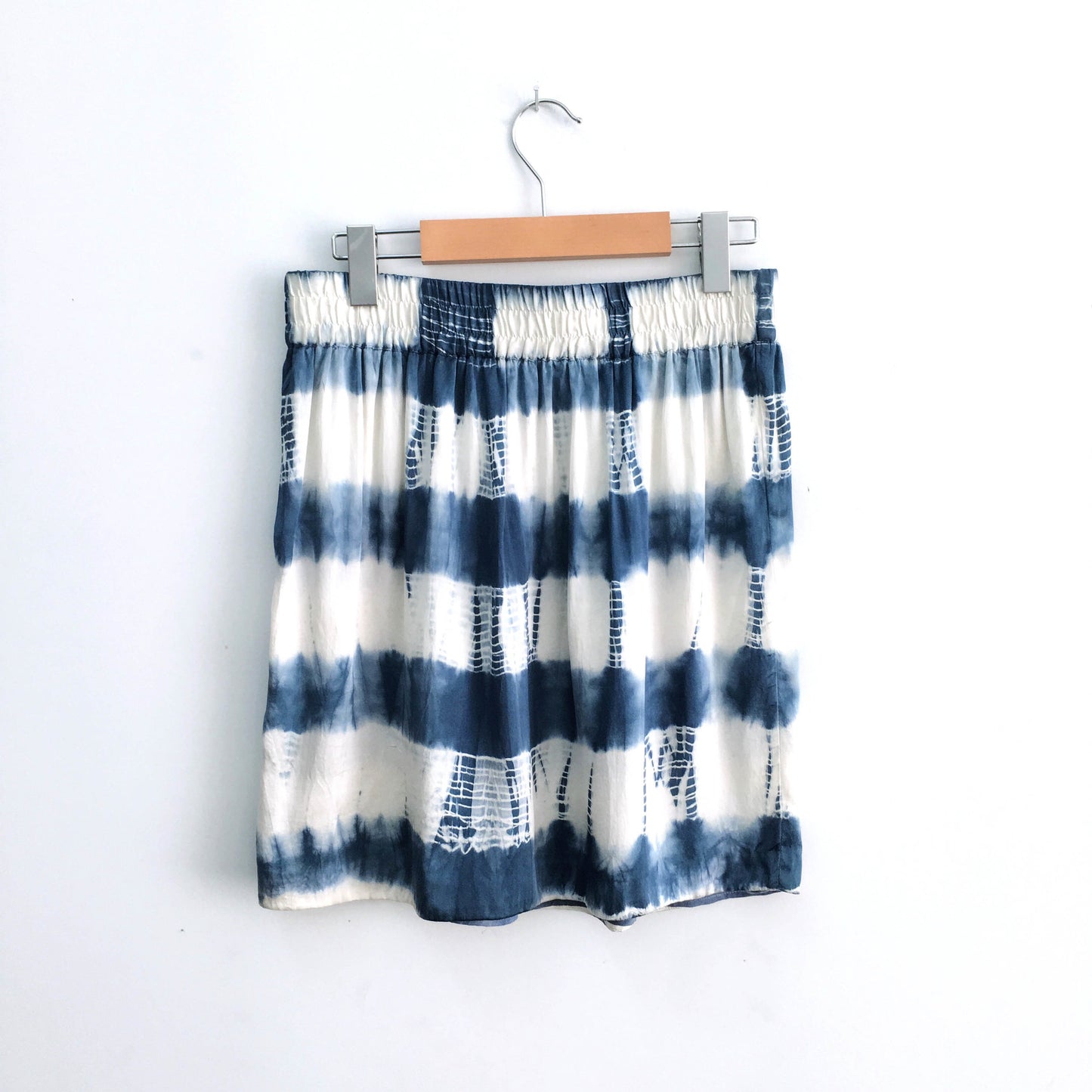 club monaco silk tie-dye pull on mini skirt - size 4