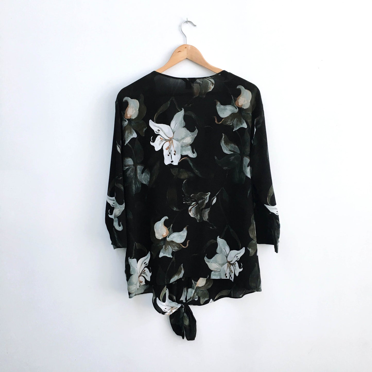 Club Monaco Harriet silk tie-front Blouse - size Large