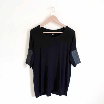 Club Monaco Regan tee with leather sleeve - size Small